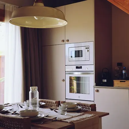 Villaverde Village ヴィラ サンティリャーナ・デル・マル