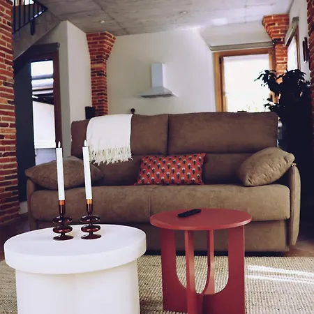 Villaverde Village サンティリャーナ・デル・マル