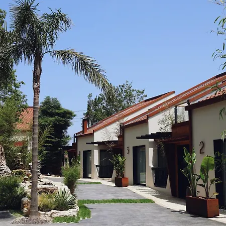 Villaverde Village サンティリャーナ・デル・マル