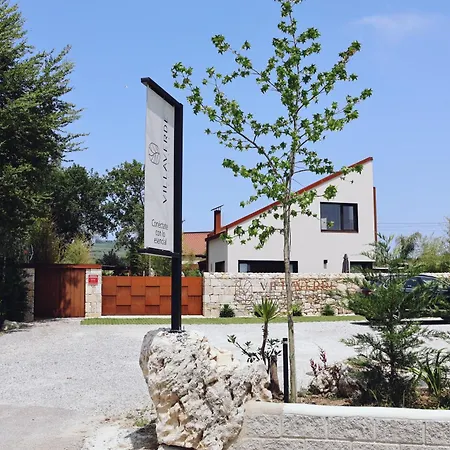 Villaverde Village サンティリャーナ・デル・マル